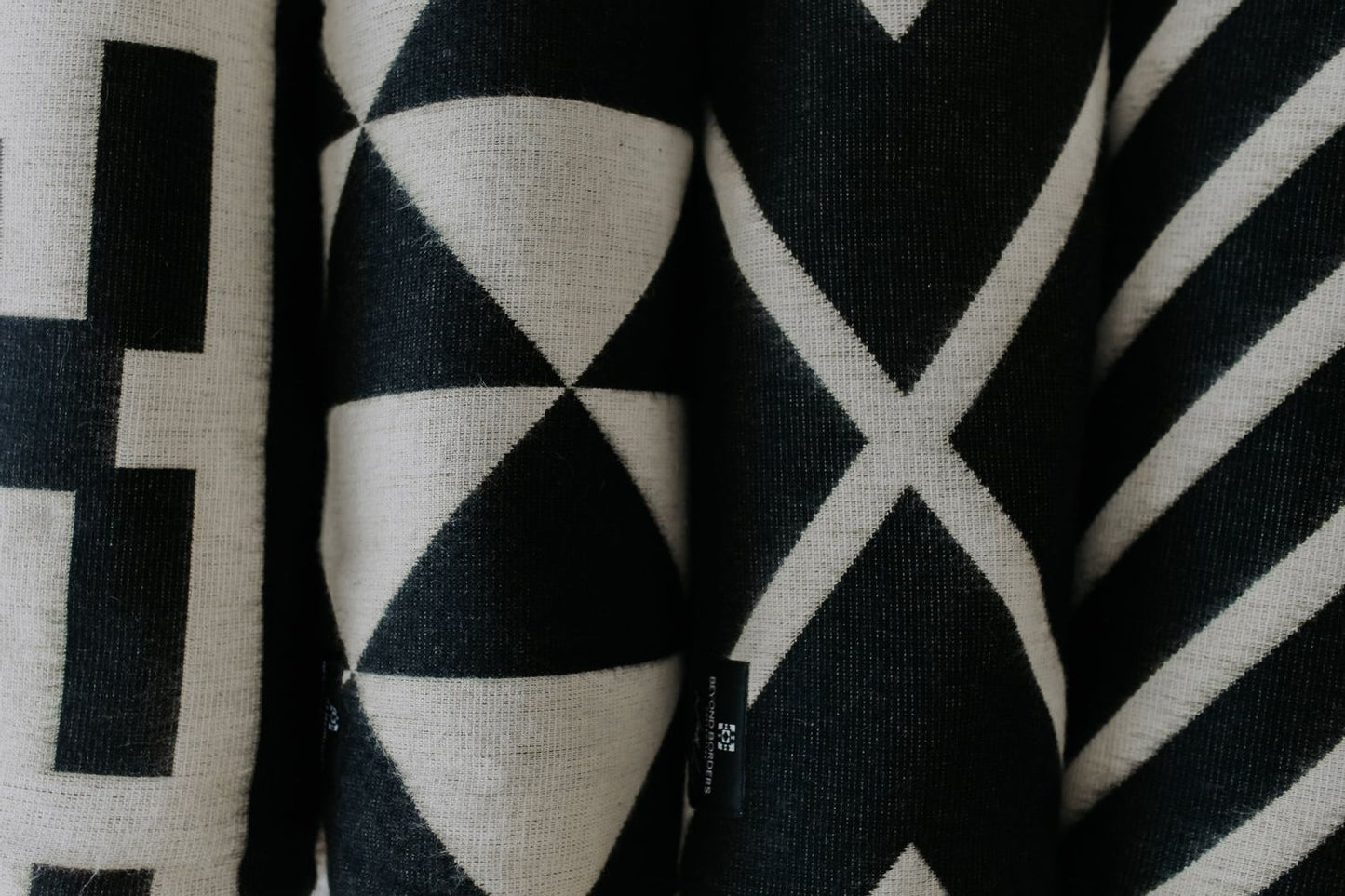 Diamante Blanket - Natural / Black